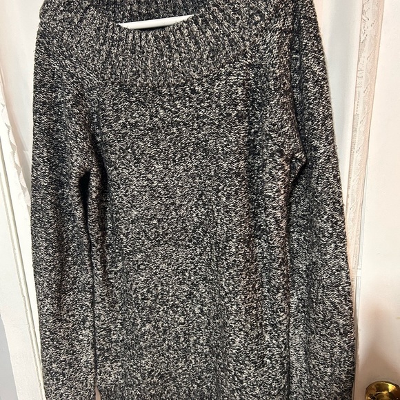 Ricki's grey Knit Sweater, rounded neckline- great for winter fun- xl - Picture 6 of 8